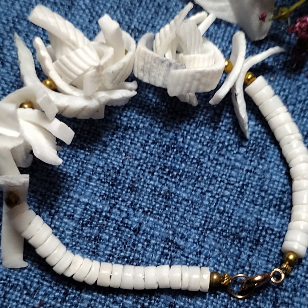 Shell Bracelet (6L) - Picture 5 of 5